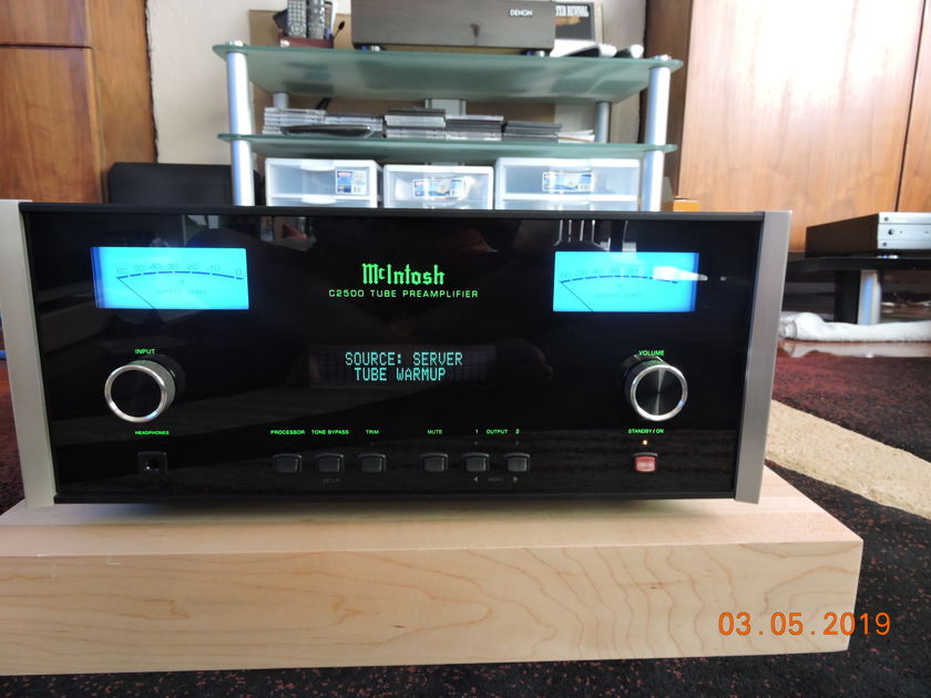 Mcintosh  C2500 tube preamplifier with DAC, MM/MC phono stage