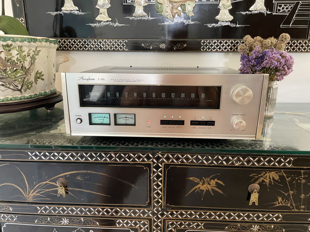 Accuphase T-101 Super Tuner (MINT)!