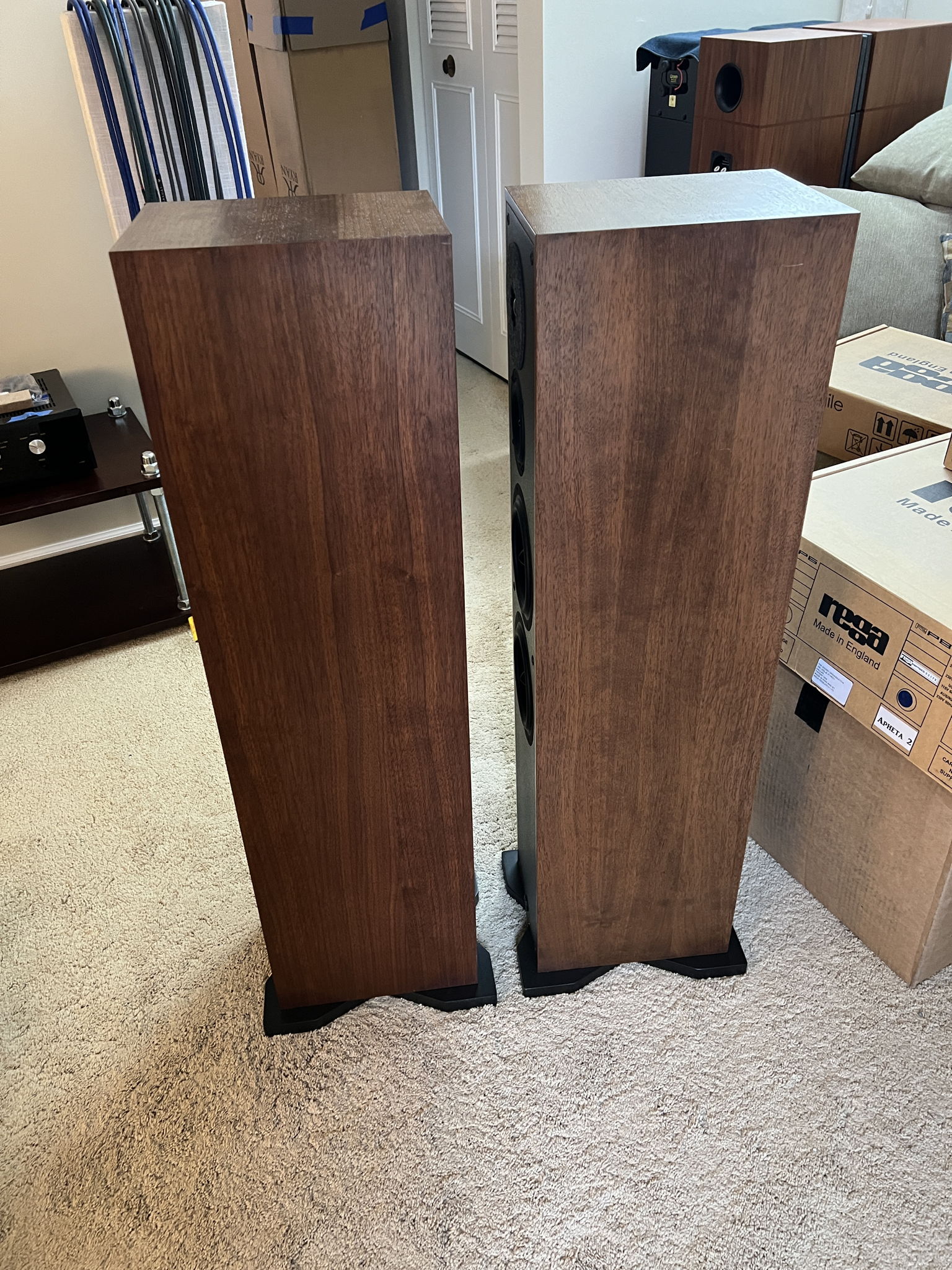 Ryan Speakers R630 Floorstanding 3-Way Speakers - Walnut 5