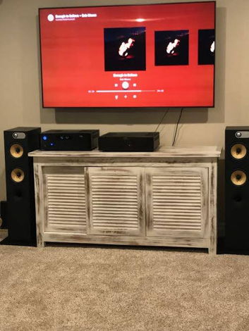 Bowers and Wilkins 684S1