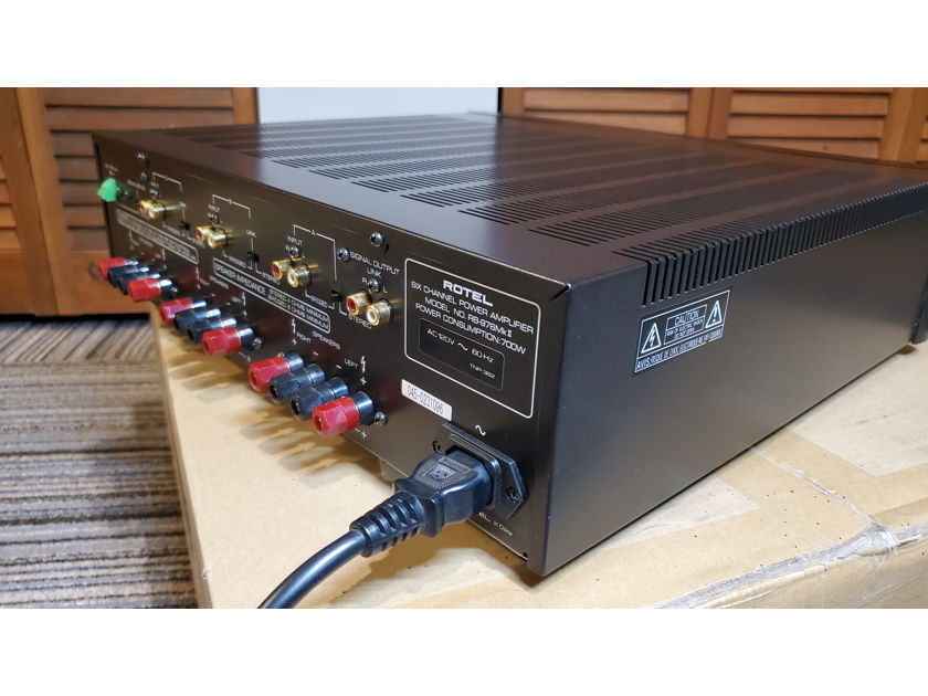 Rotel RB-976 MkII 6-Channel Analog Amplifier