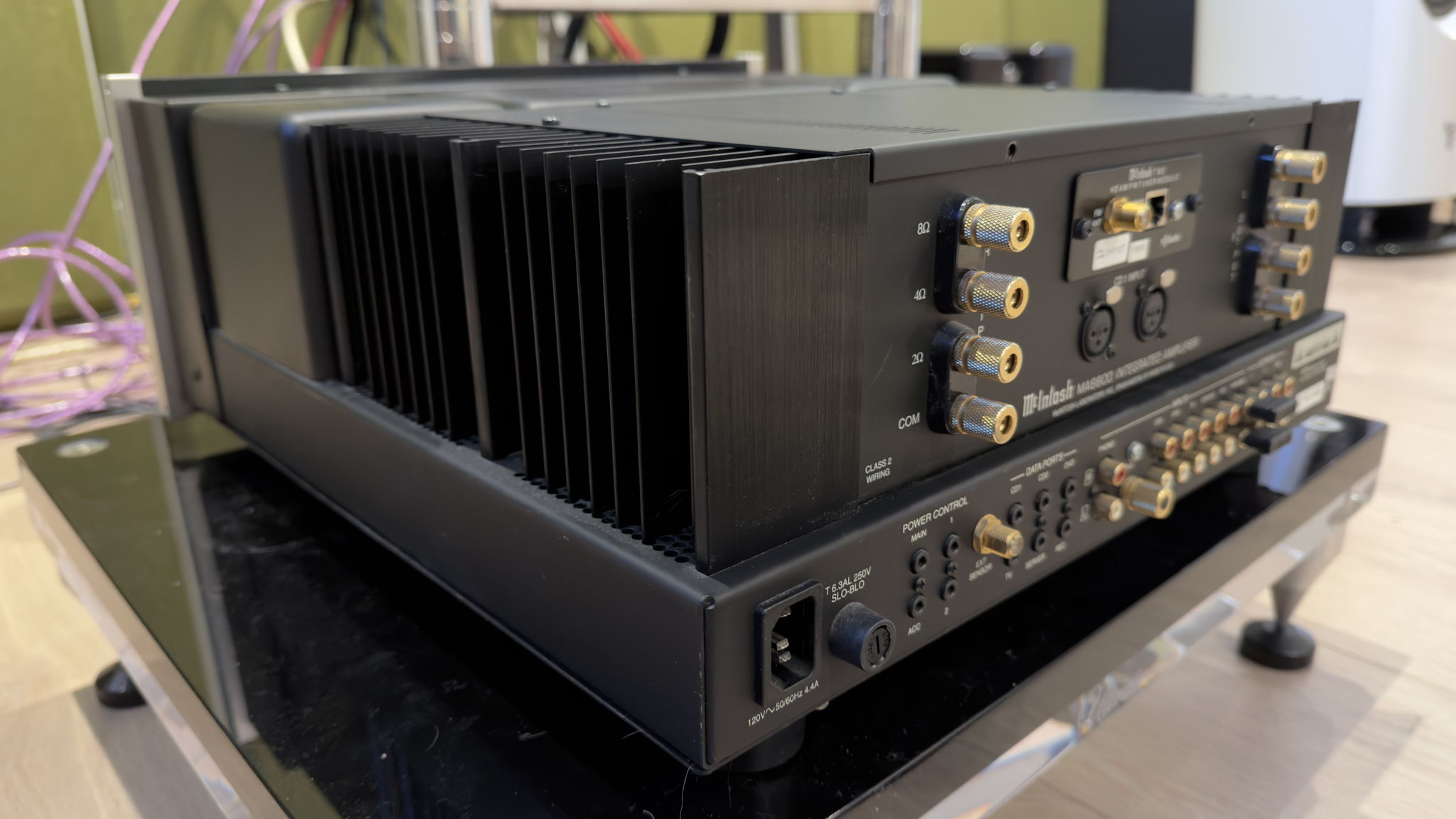 McIntosh MA6600 2-Channel Solid State Integrated Amplif... 7