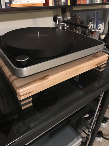 Clearaudio Concept Turntable with Ortofon Bronze Cartri...