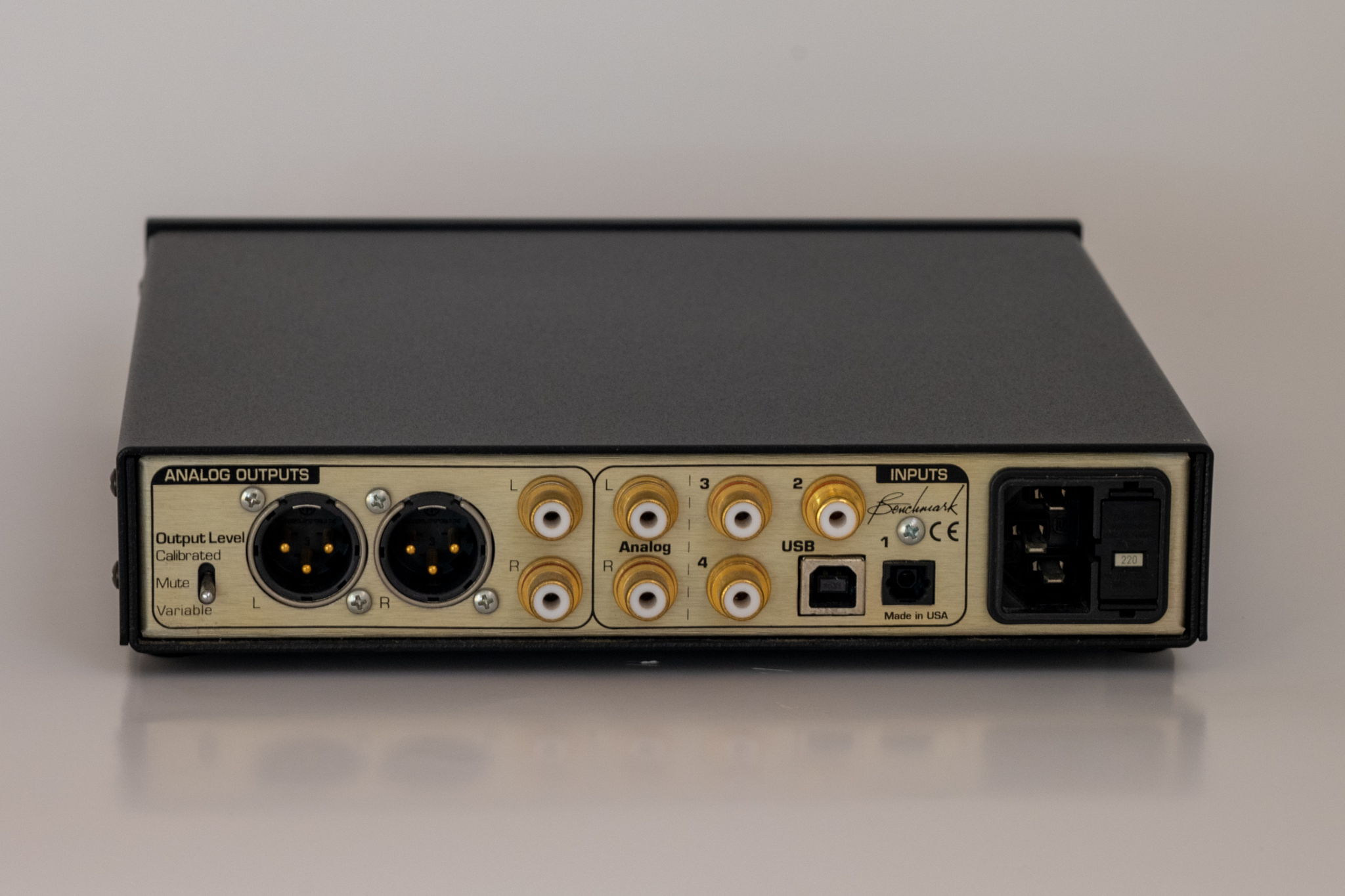 Benchmark DAC-1 HDR 2