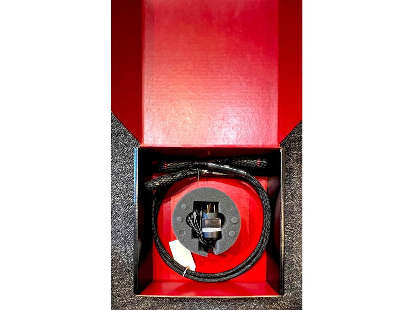 Synergistic Research Atmosphire  UEF Level 2 XLR Balanced 1 meter  Interconnects