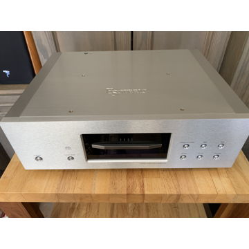 Esoteric Super Audio CD Player X-01, upgraded interconn...