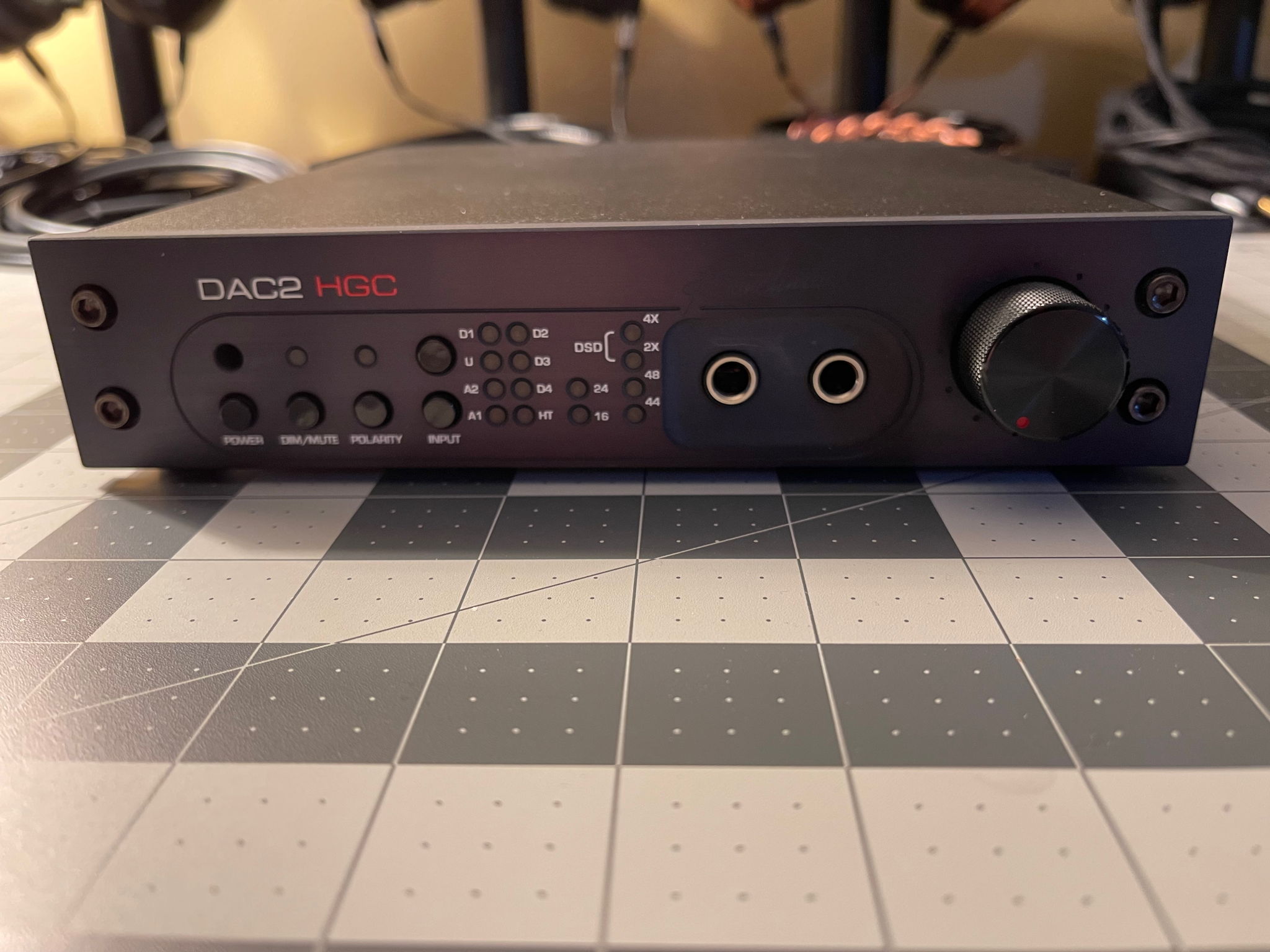 Benchmark  DAC2 HGC - W/Remote