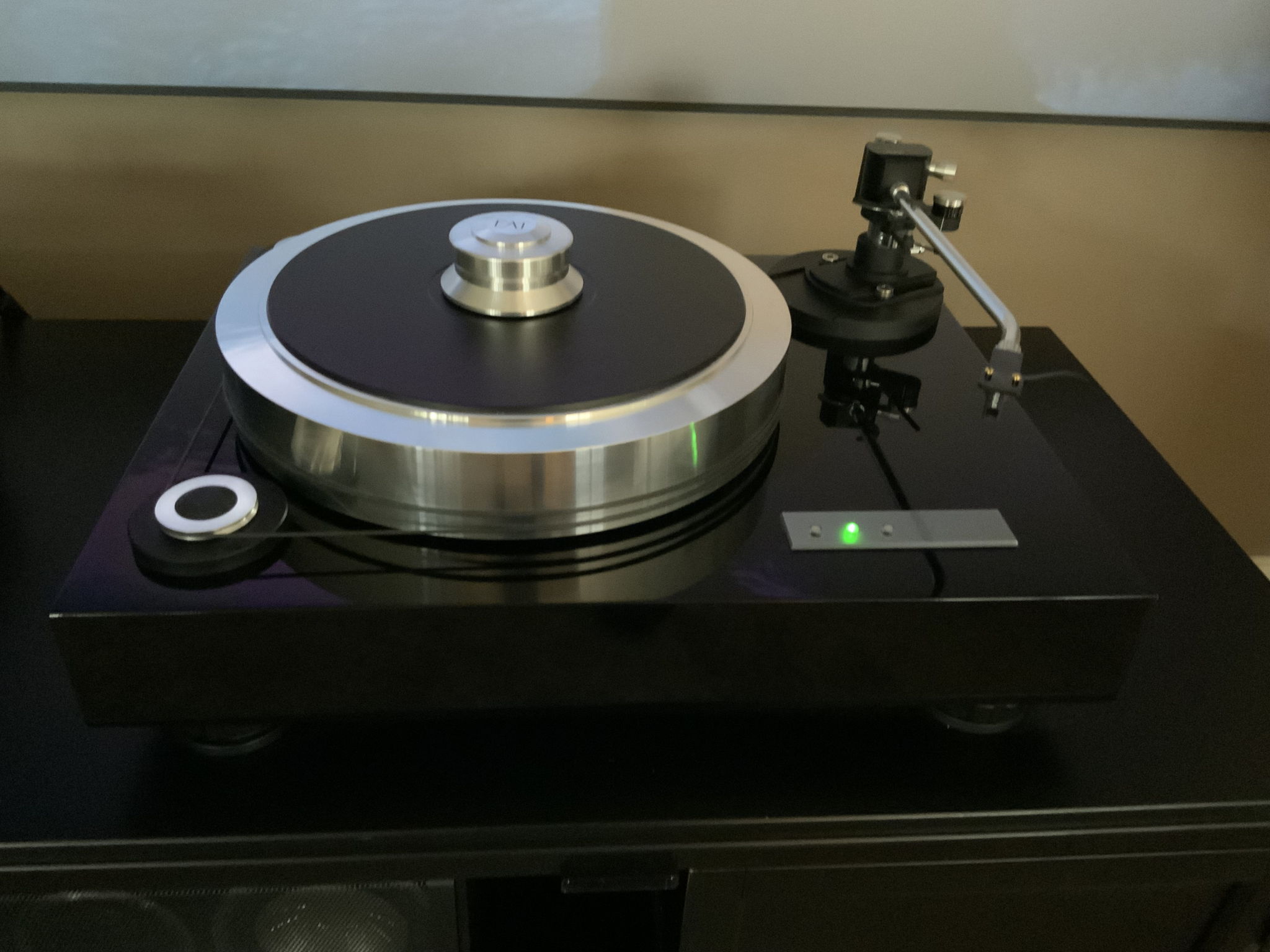 European Audio Team (EAT) Forte S Turntable 2