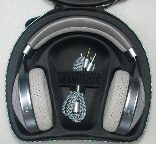 Focal CLEAR Headphones ✵✵New✵✵ Condition In Opened Box