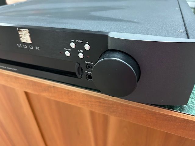 Simaudio MOON Neo 430HA w/ DAC