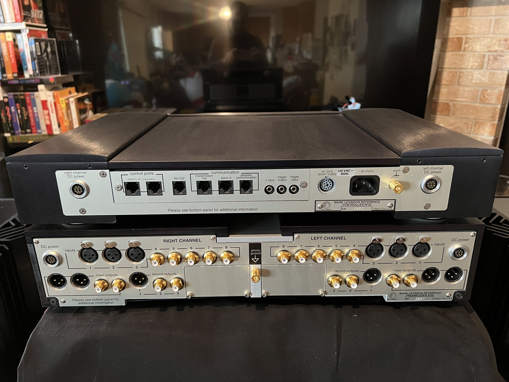 Mark Levinson  No.32 Reference Preamplifier ( Mint Cond... 2