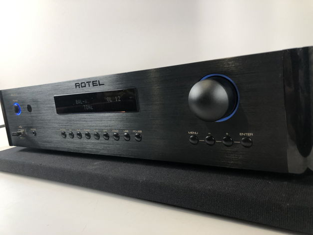 Rotel RC-1570 Preamp/DAC with Phono Input
