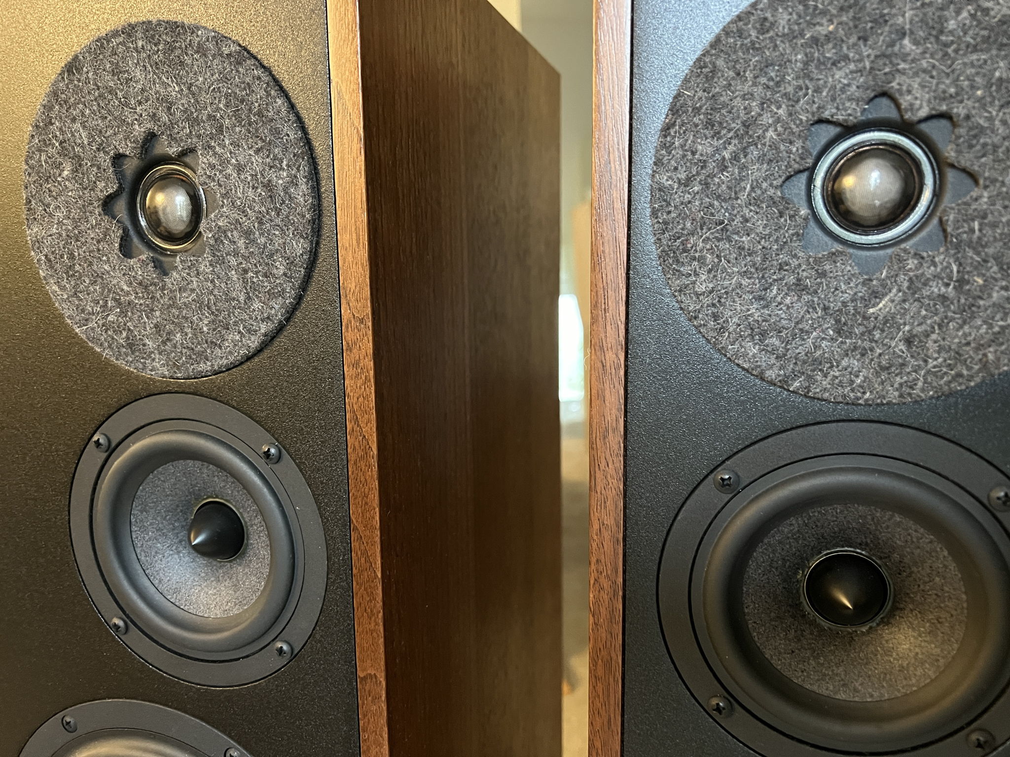 Ryan Speakers R630 Floorstanding 3-Way Speakers - Walnut 6