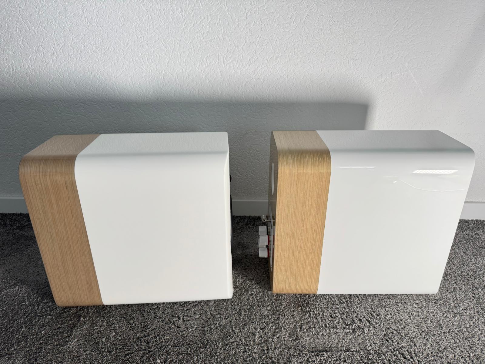 Q Acoustics Concept 300 speakers with stands 12