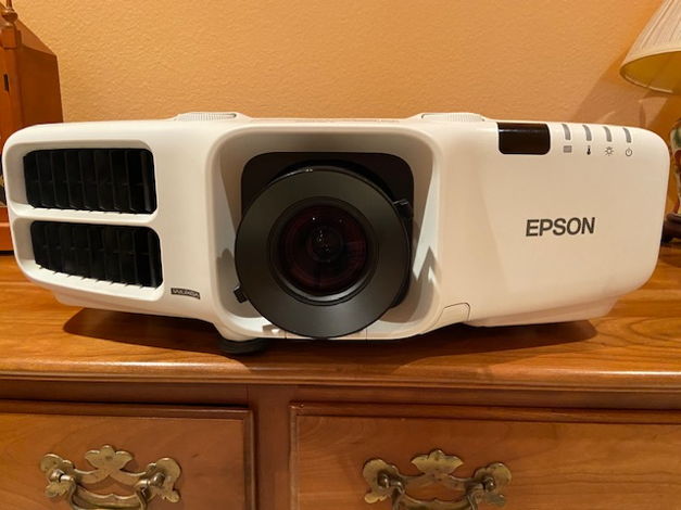 Epson G6750 Video Projector