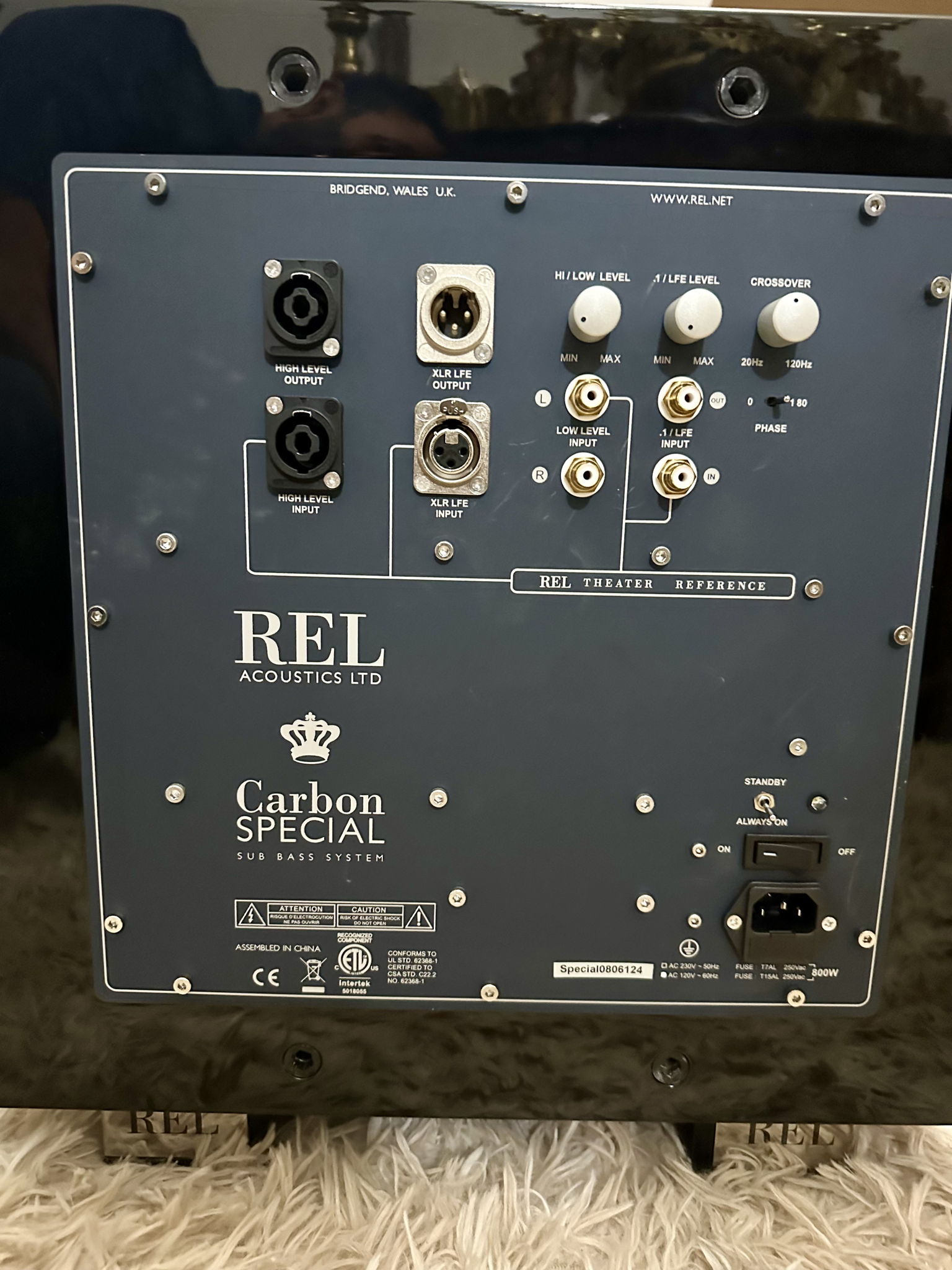 REL Acoustics Carbon Special subwoofer 5