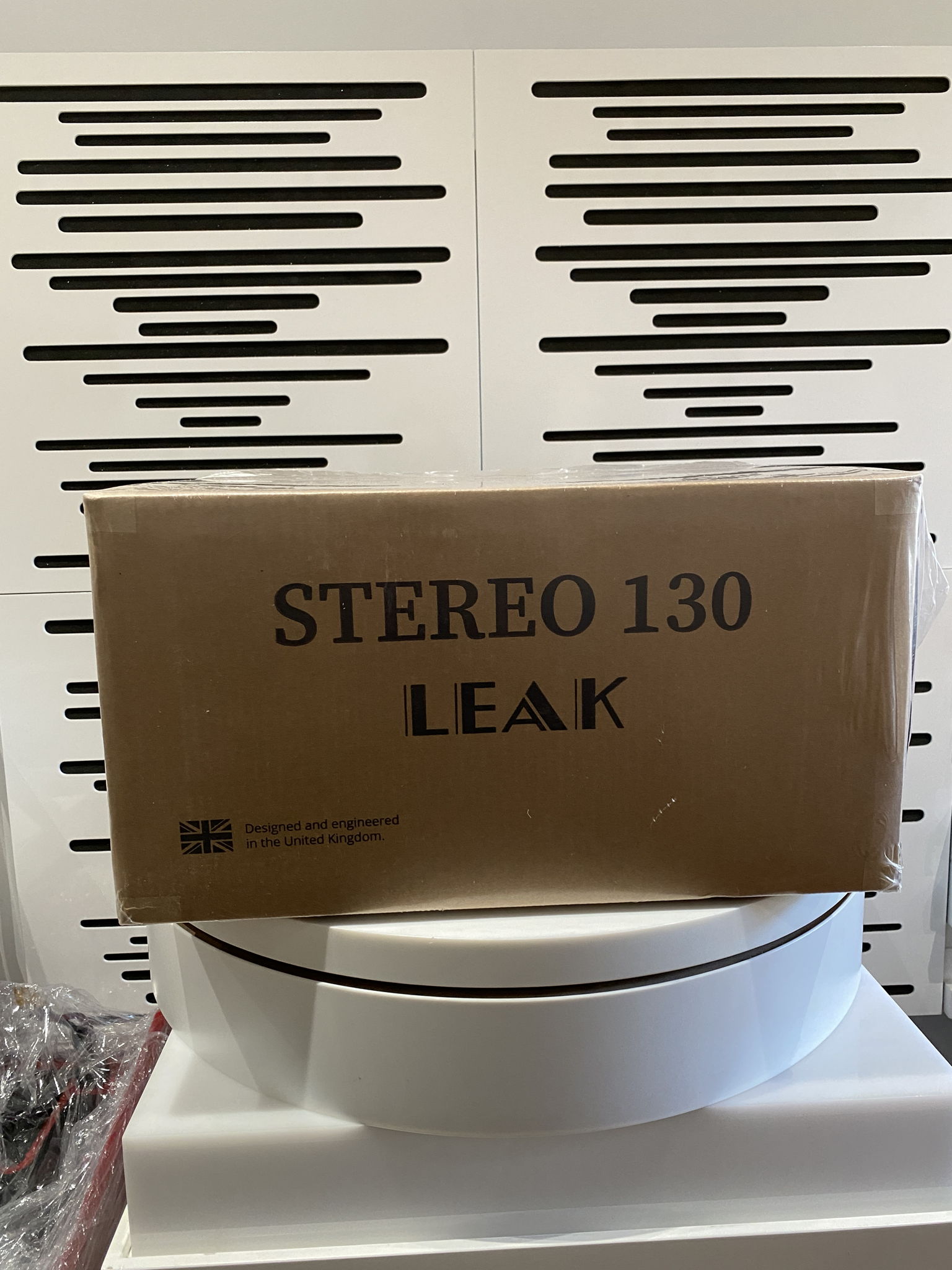 LEAK STEREO 130 INTEGRATED AMPLIFIER IN WALNUT 6