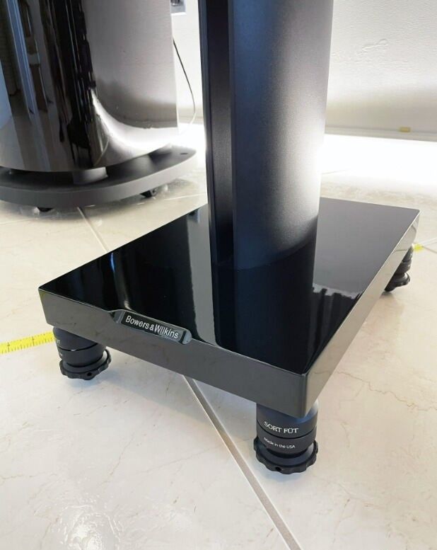 B&W 805D4 Gloss Black Speakers with Stands 11