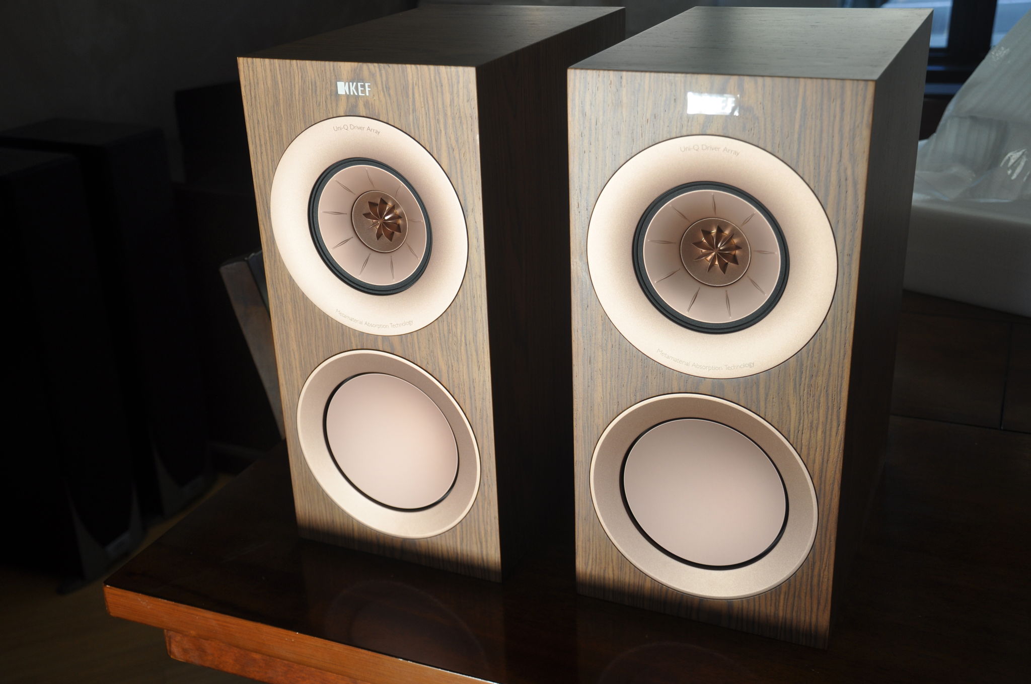 KEF R3 META