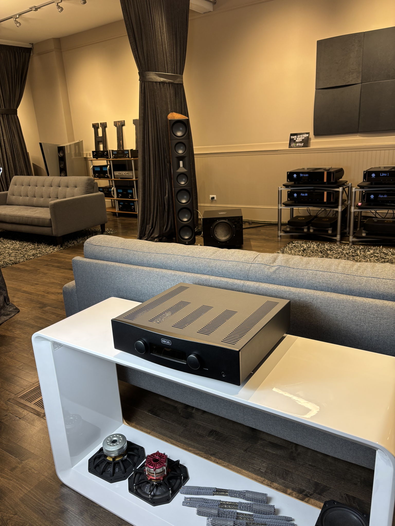 Hegel - H190 Integrated Amplifier - Customer Trade In!!...