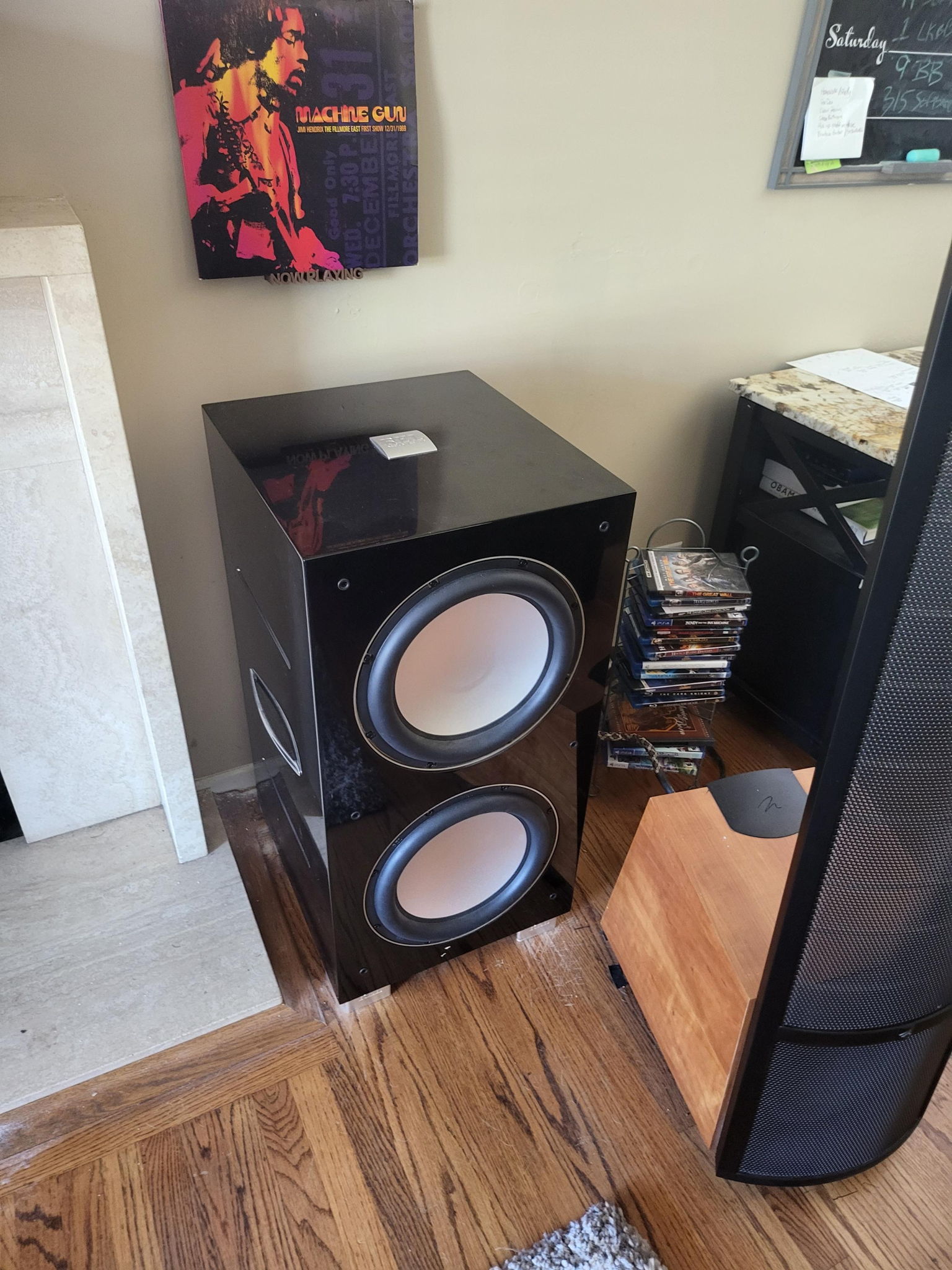 Rel 212se subwoofer right side