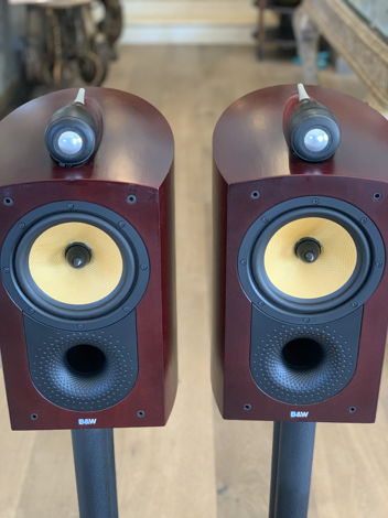 Bowers 805 Excellent condition  Cherrywood w/ stands in...