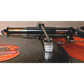 Decca London Reference air bearing linear tracking tonearm