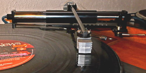 Decca London Reference air bearing linear tracking tonearm