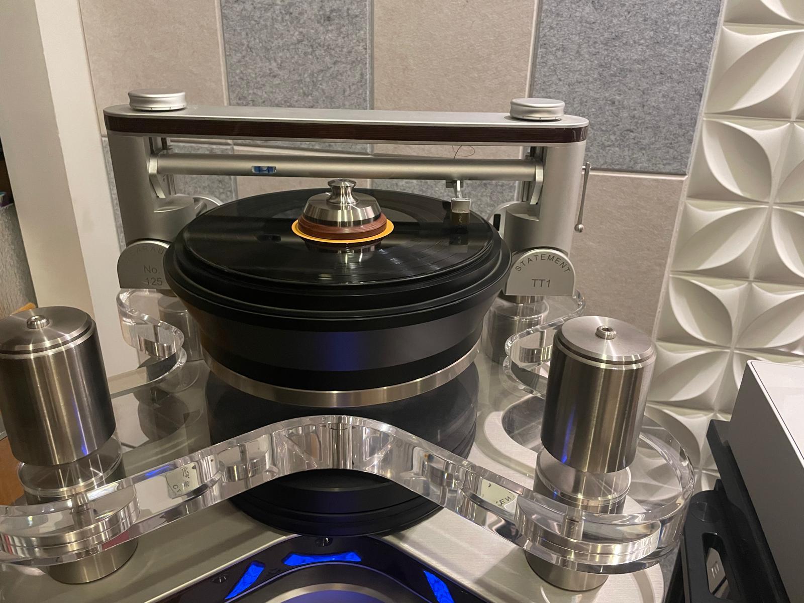 Clearaudio Statement V2 Turntable 2
