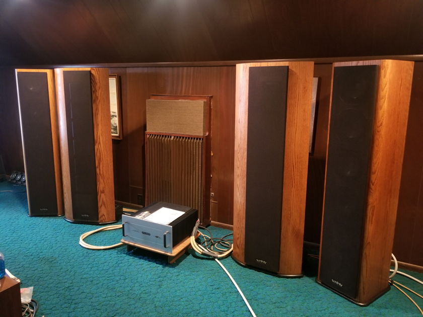 Infinity Rs 1b, McIntosh, Merrill Turntable, Audio Research, Nakamichi Dragon, & misc pieces audio system