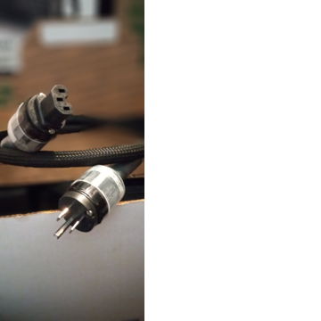 OYAIDE power cord, 1 meter PRICE REDUCED $200 BRAND NEW...