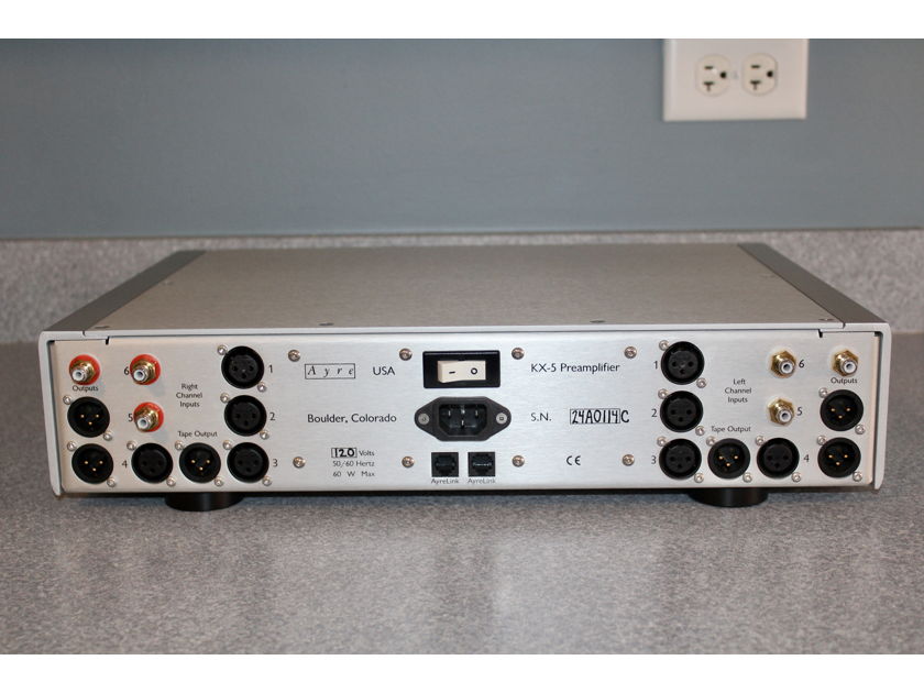 Ayre KX-5 Twenty stereo preamplifier with remote WORLD CLASS AUDIO REPRODUCTION