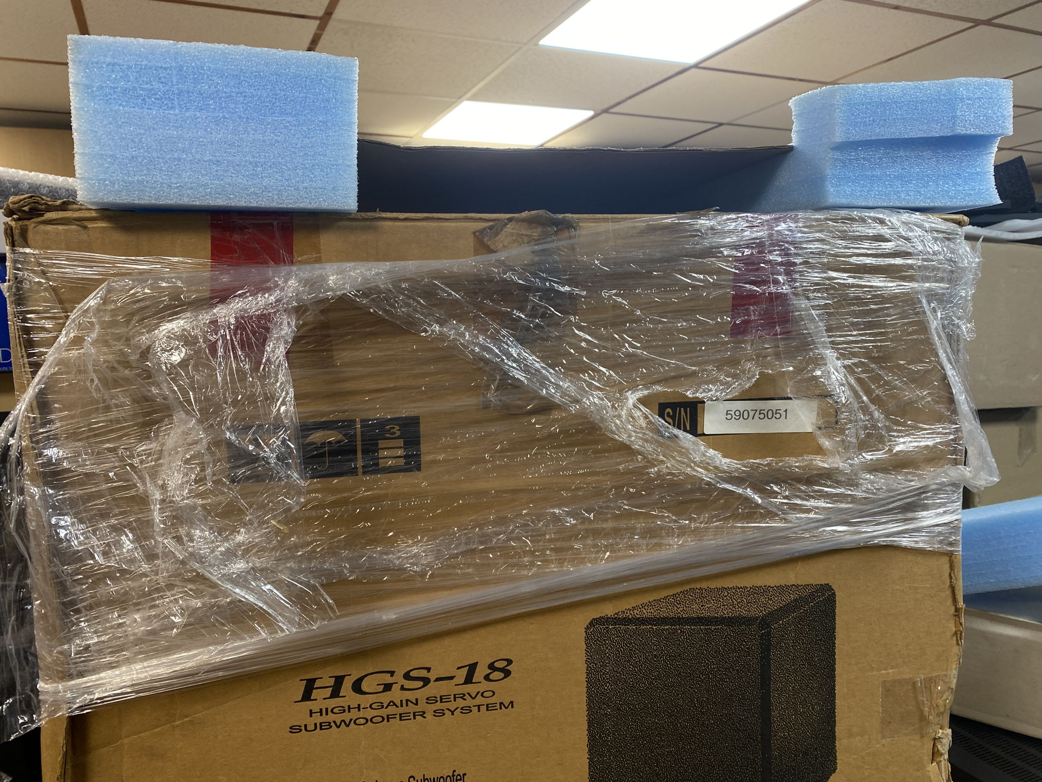 Legendary Velodyne HGS-18, high-end 18-inch powered sub... 9