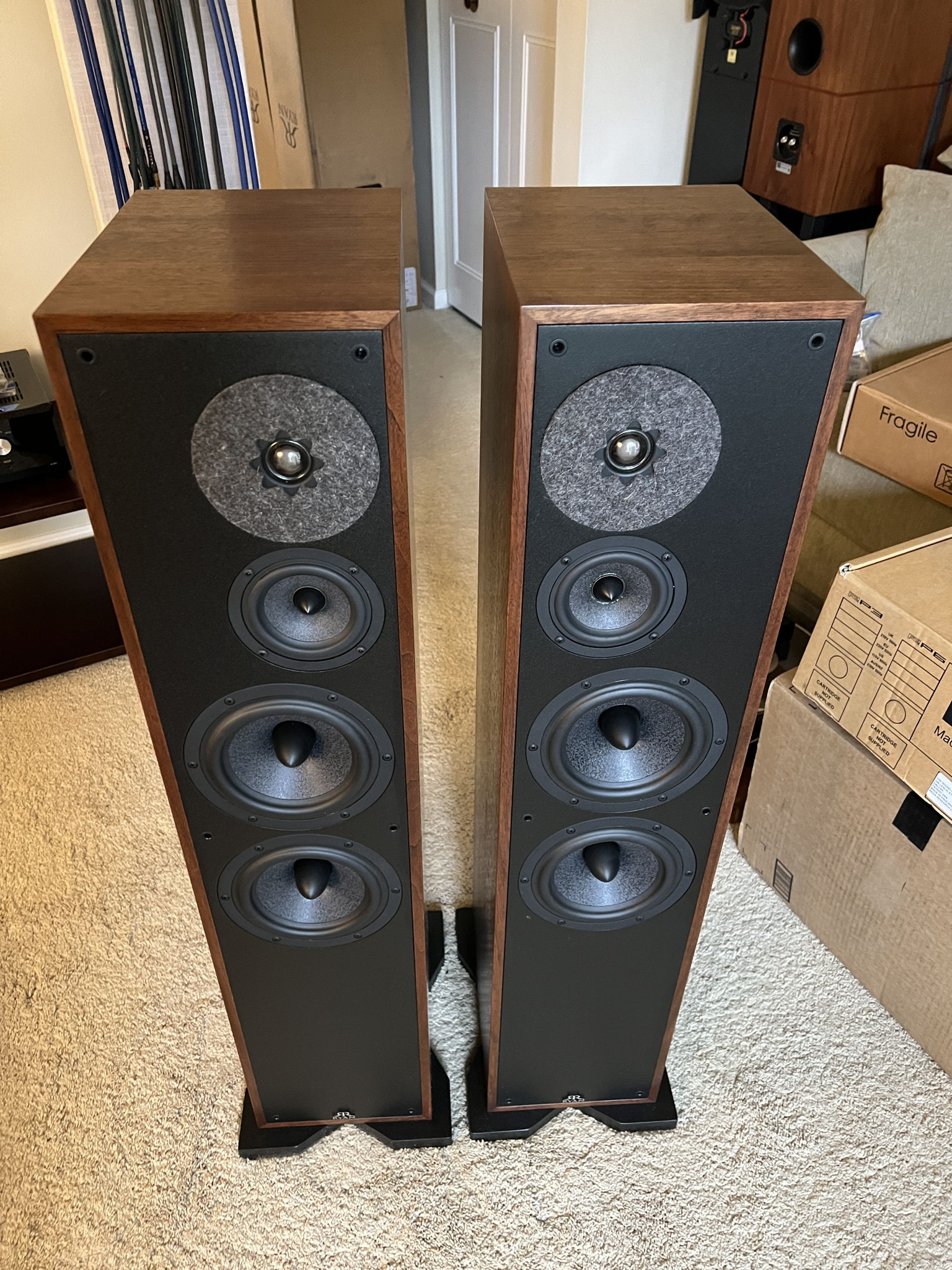 Ryan Speakers R630 Floorstanding 3-Way Speakers - Walnut 2