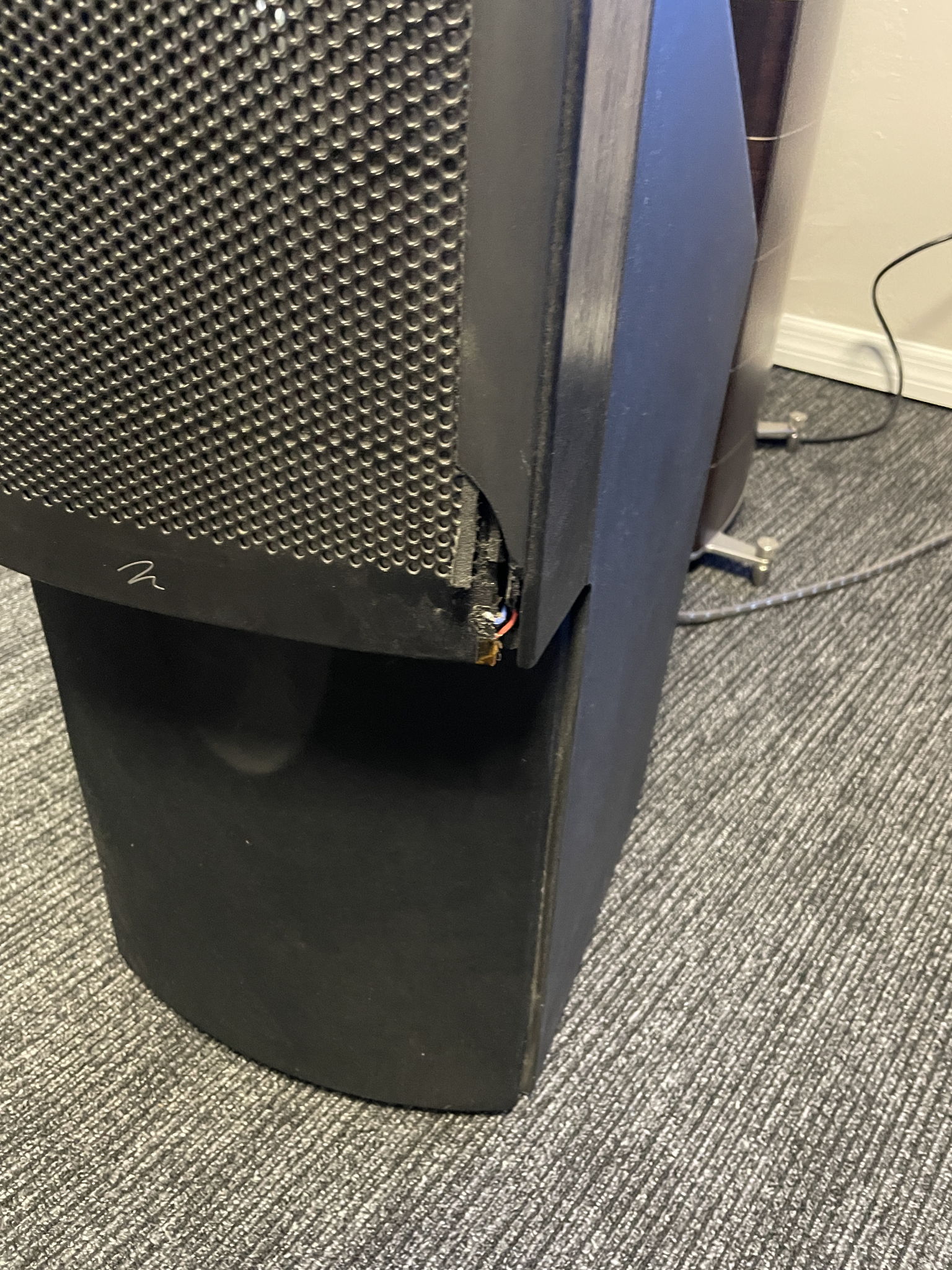 1/pr Martin Logan Ascent floor speakers in blk, play co... 4