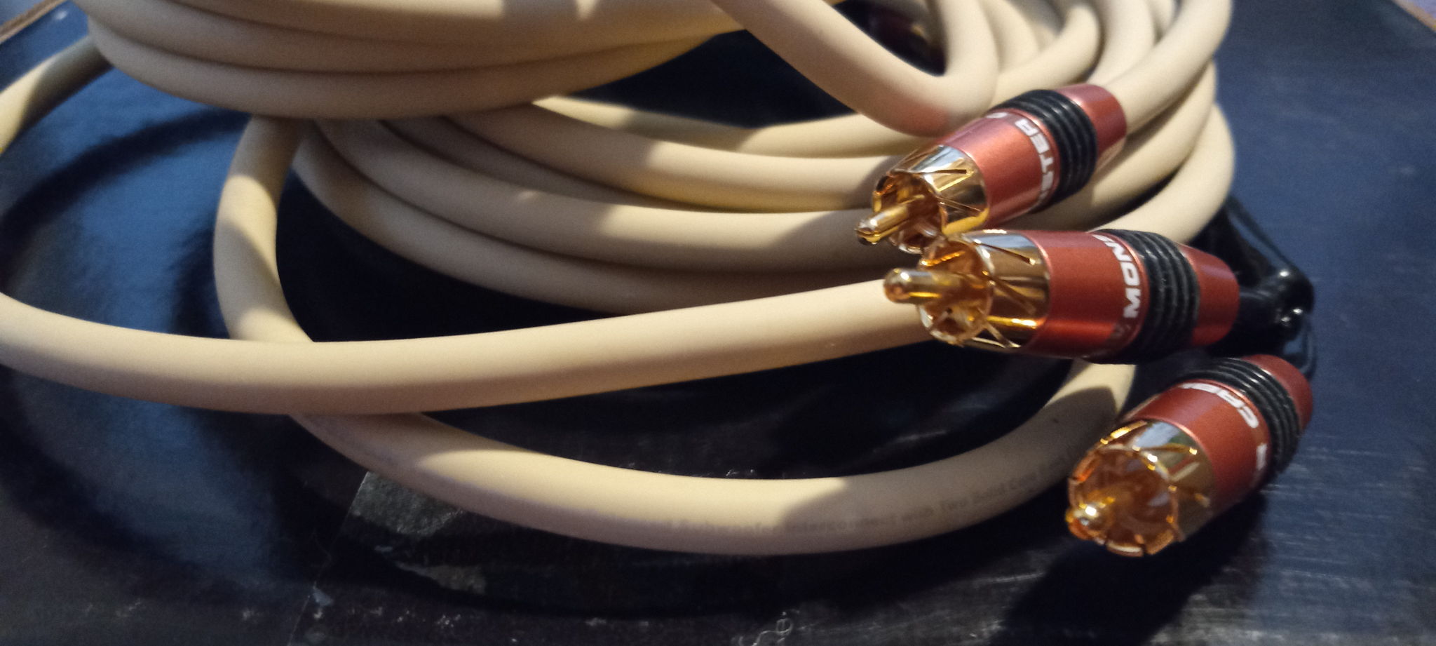 Monster Cable SUBWOOFER CABLE 10' Gold RCA Connectors P... 10