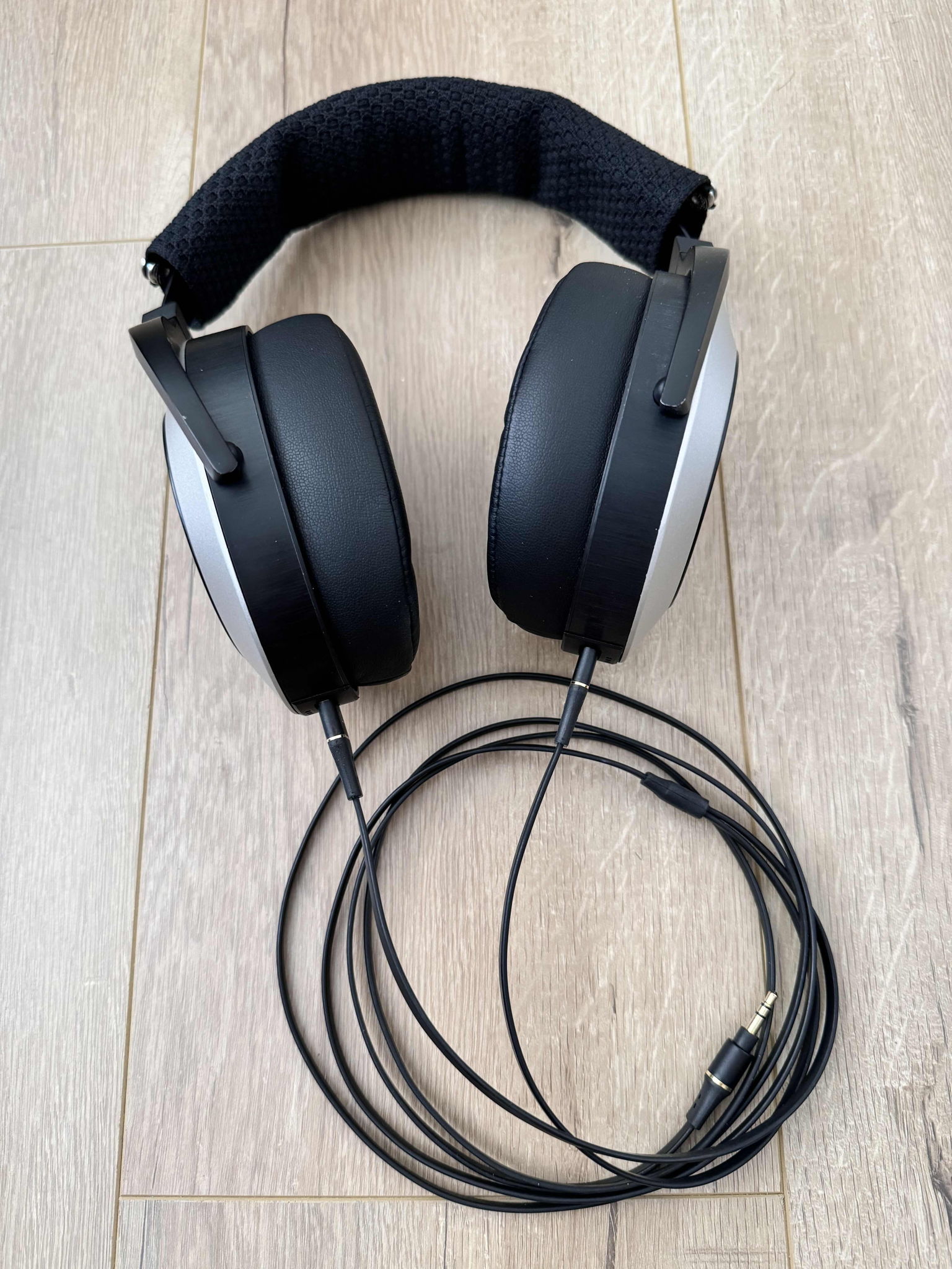 Audeze EL-8 Titanium Headphone 2