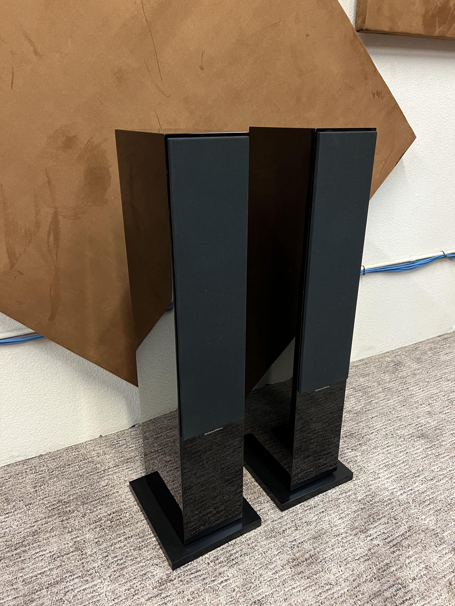 B&W (Bowers & Wilkins) 704 S2 speakers 2