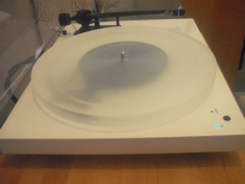 NEW PRICE--Pro-Ject  Debut Esprit SB (DC) with (UNUSED/NEW) Ortofon 2M red, FREE Shipping and upgraded platter
