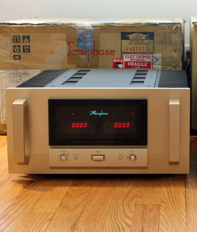 Accuphase A-60 Stereo Power Amplifier