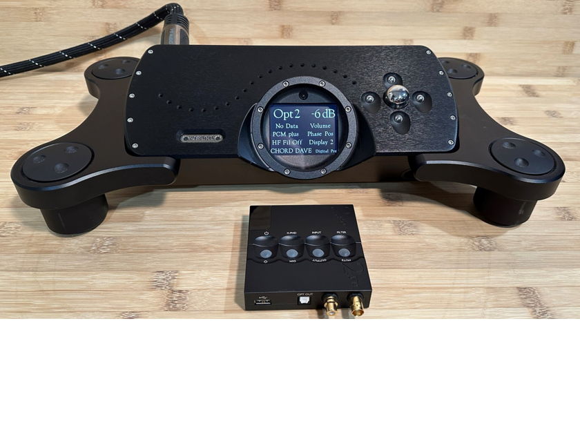 Chord Electronics DAVE DAC in black with Ensemble Stand and 2GO/2YU streamer