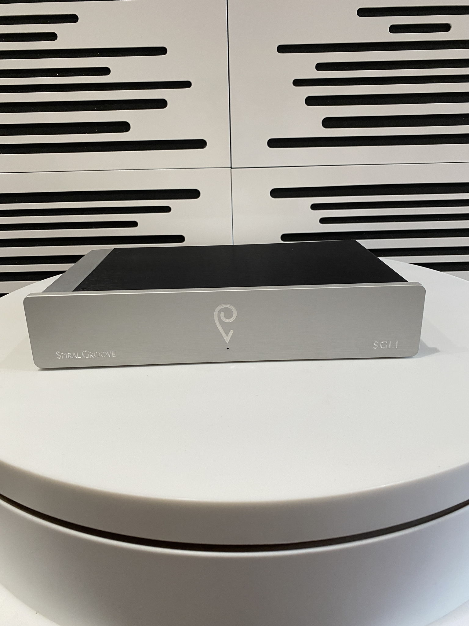 SPIRAL GROOVE SG-1.1 TURNTABLE WITH CENTROID TONEARM 7