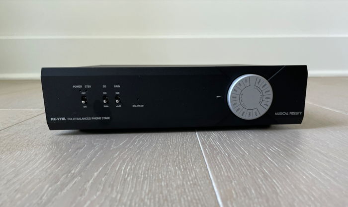 Musical Fidelity MX-VYNL with SBooster power supply