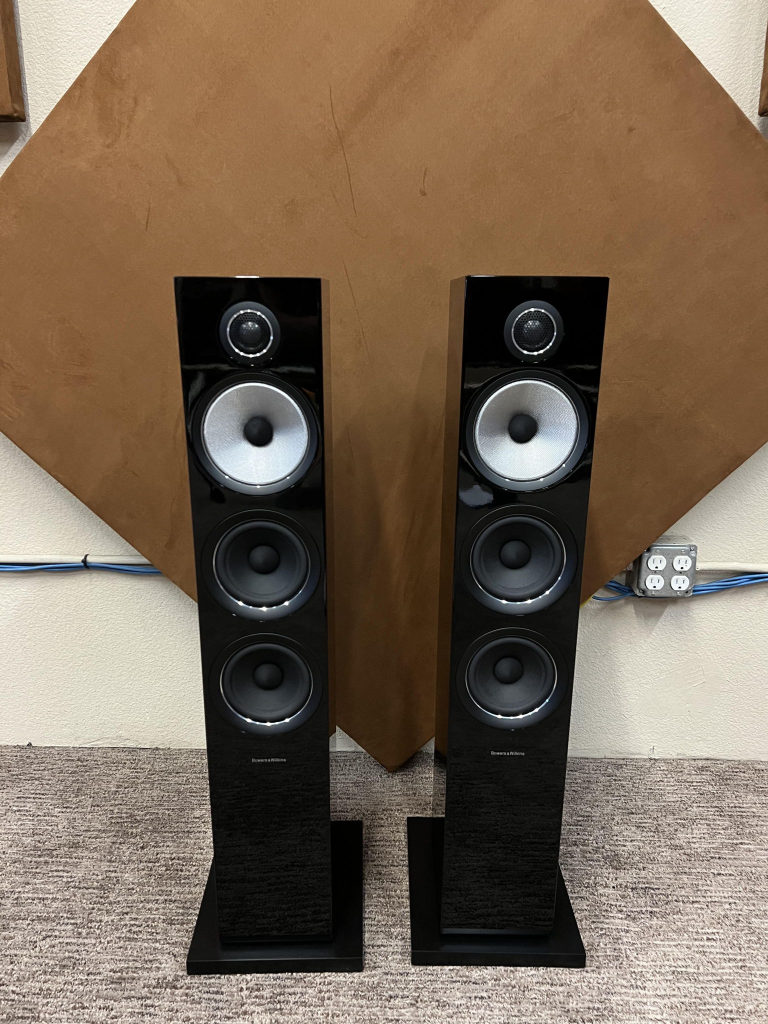 B&W (Bowers & Wilkins) 704 S2 speakers 3
