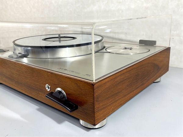 Luxman PD-300 Vacuum Turntable 6