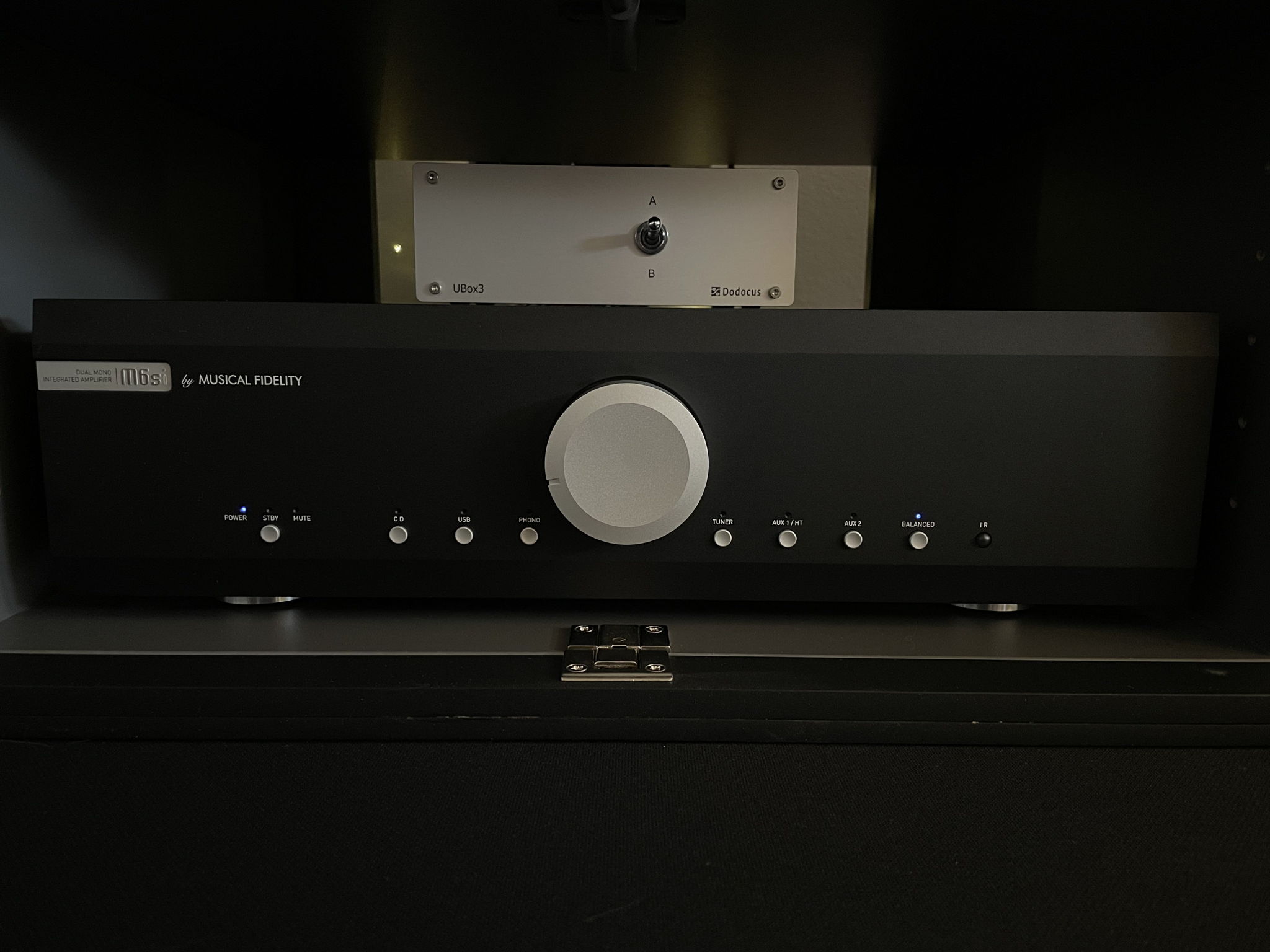 Integrated amp with A/B switch box on top (retired)