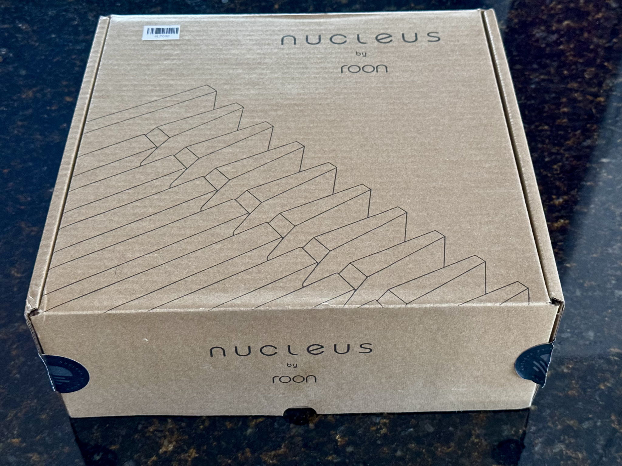 Roon Labs NUCLEUS PLUS w/2TB SSD. Hi Res music included. 4