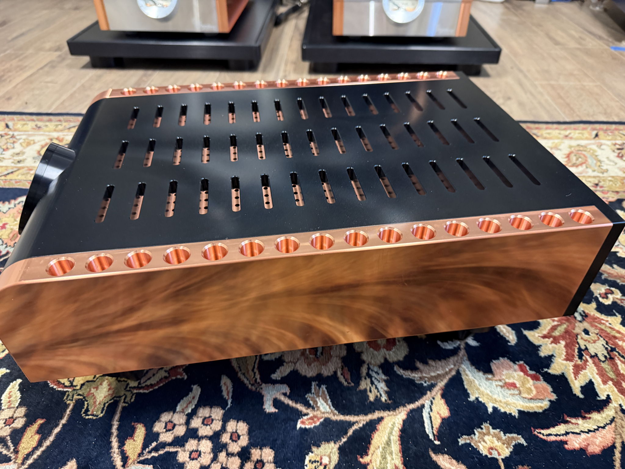 Dan D'Agostino S250 mxv with base 5