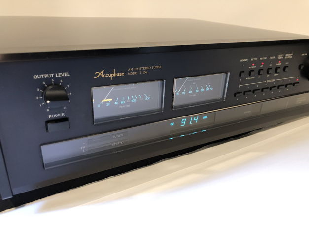 Accuphase T-106 Digital AM-FM Stereo Tuner