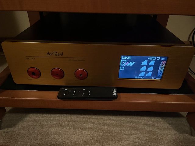 darTZeel LHC-208. Built in DAC 4